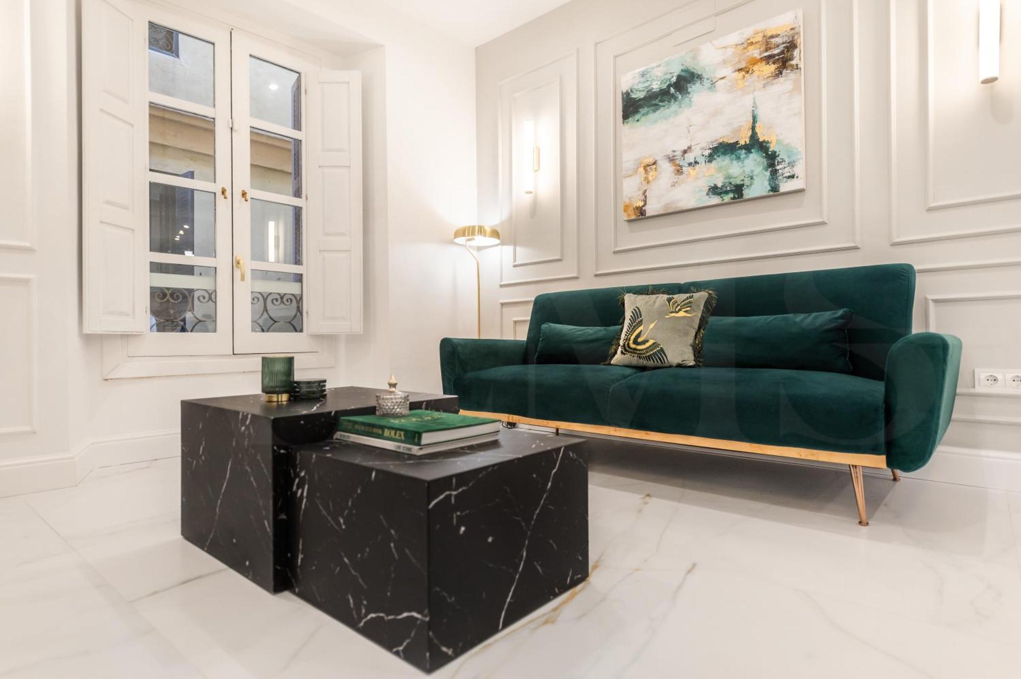 Apartament Glamorous Flat In The Heart Of By Rems *